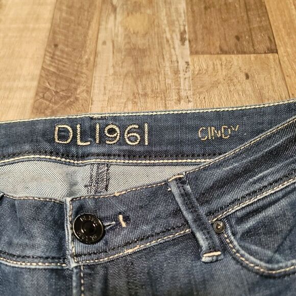 DL1961 Cindy Slim Boot Medium Wash Blue Jeans DL 1961 Womens Size 26 - Picture 4 of 12